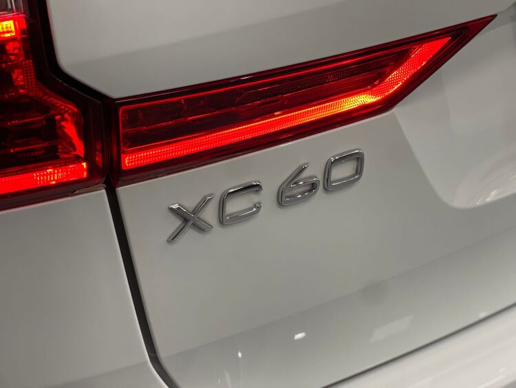 Volvo XC-60 R DESING foto 55