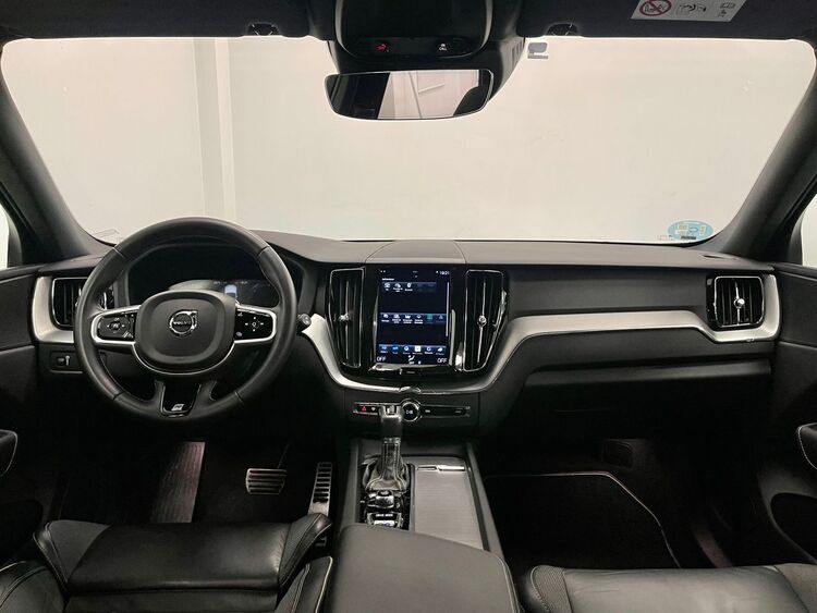 Volvo XC-60 R DESING foto 11