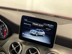 Mercedes GLA AMG miniatura 38