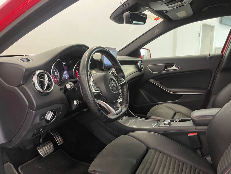 Mercedes GLA AMG foto 16