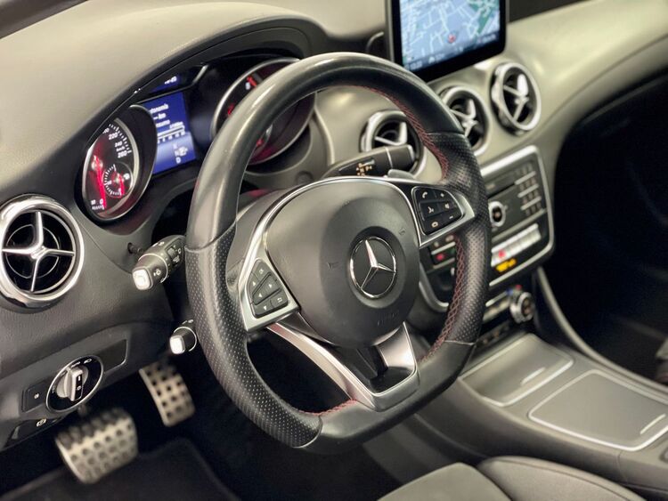Mercedes GLA AMG foto 23