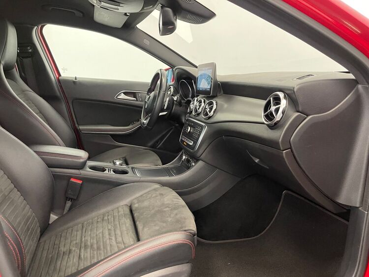 Mercedes GLA AMG foto 34