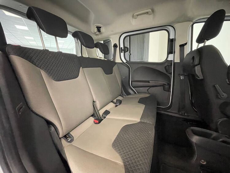 Ford Tourneo Courier SPORT foto 29