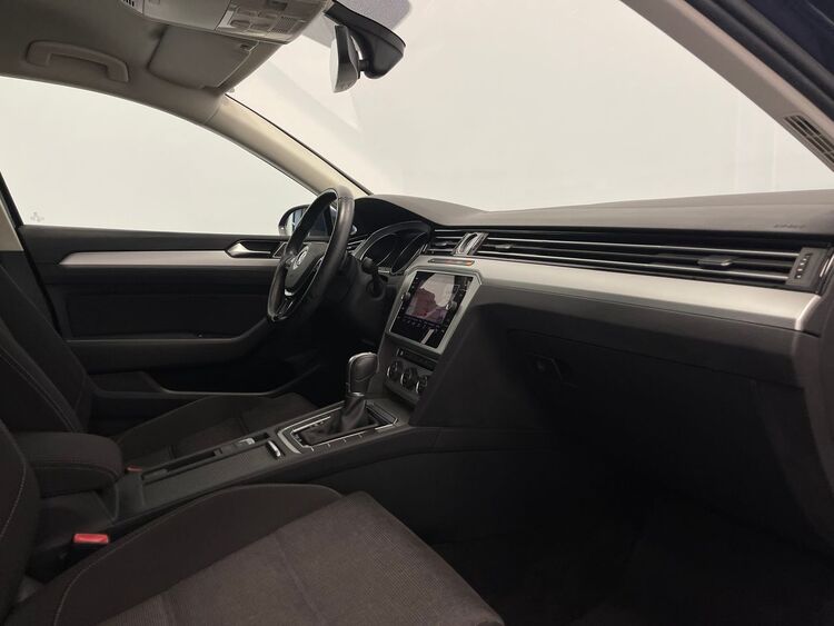 Volkswagen Passat ADVANCE foto 12