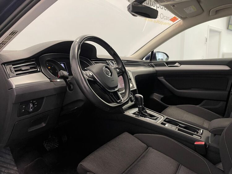 Volkswagen Passat ADVANCE foto 14