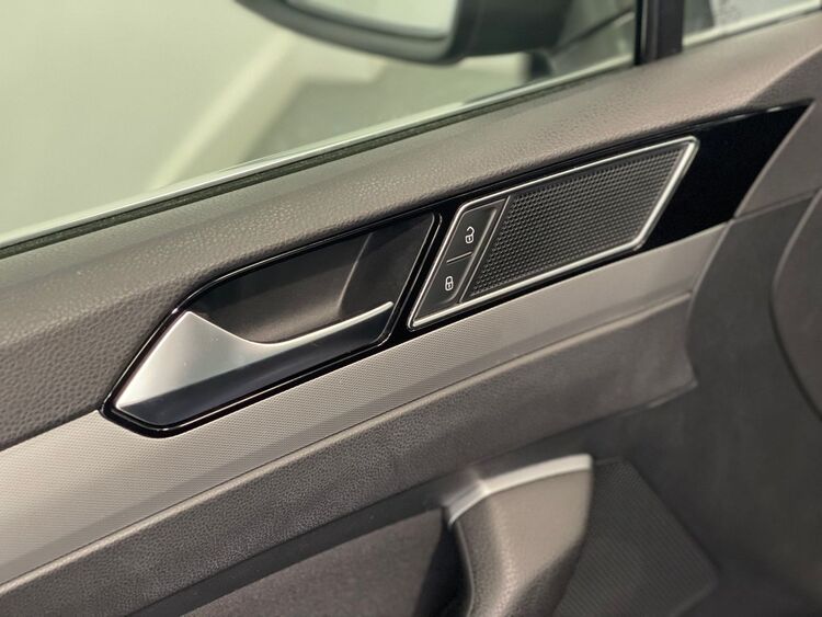 Volkswagen Passat ADVANCE foto 16