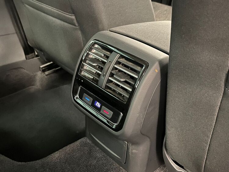 Volkswagen Passat ADVANCE foto 44