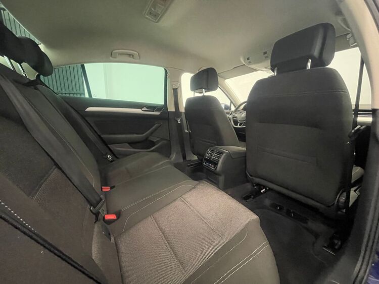 Volkswagen Passat ADVANCE foto 45