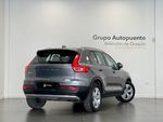 Volvo XC40 MOMENTUM miniatura 4