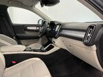 Volvo XC40 MOMENTUM miniatura 34