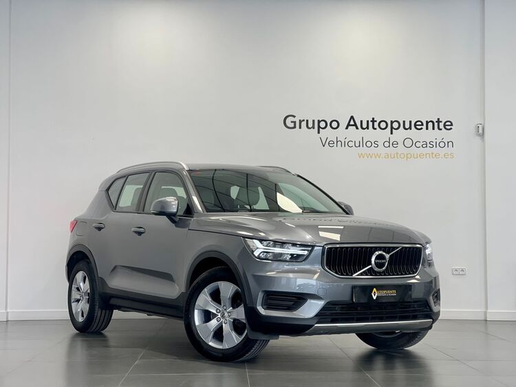 Volvo XC40 MOMENTUM foto 2