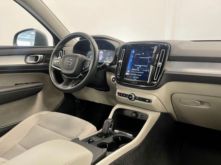 Volvo XC40 MOMENTUM foto 12