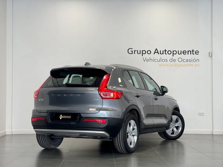 Volvo XC40 MOMENTUM foto 4