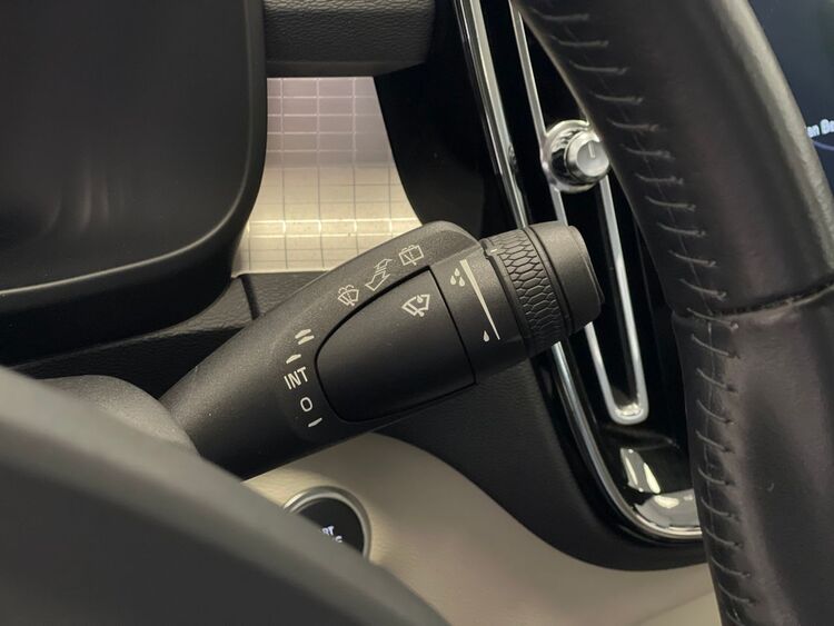 Volvo XC40 MOMENTUM foto 26
