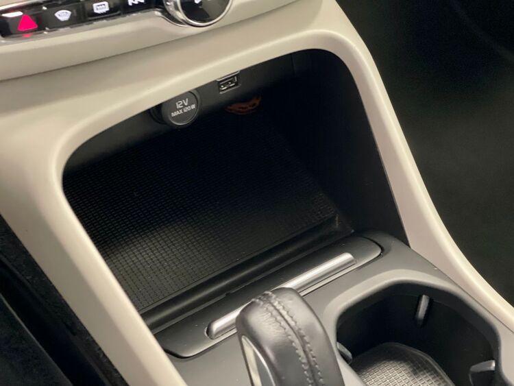 Volvo XC40 MOMENTUM foto 29