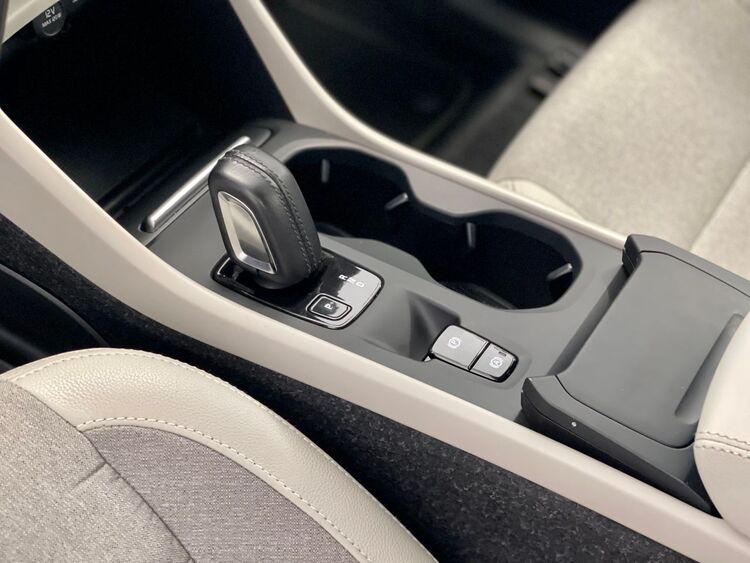 Volvo XC40 MOMENTUM foto 32