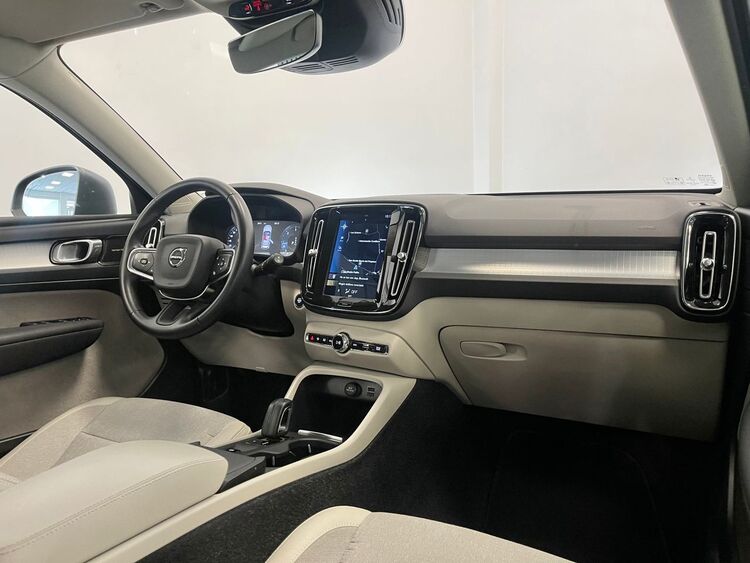 Volvo XC40 MOMENTUM foto 11