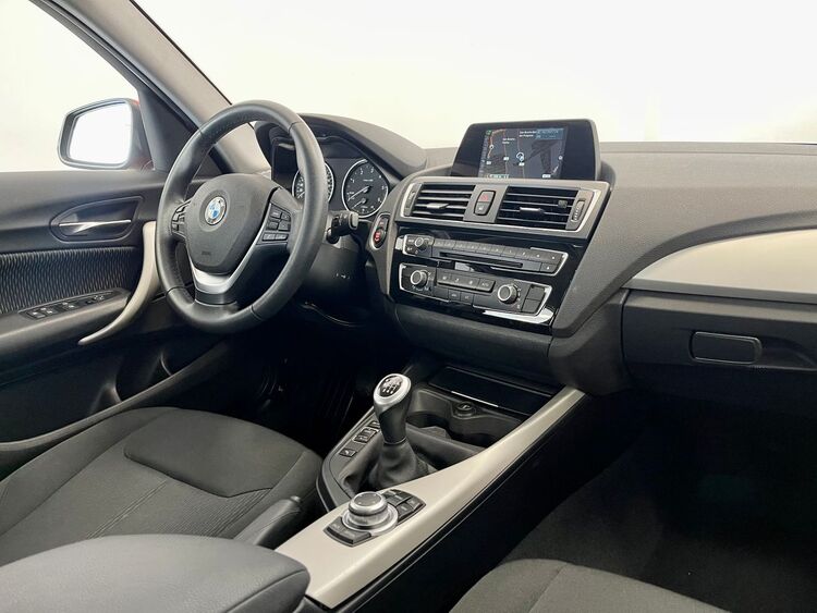 BMW Serie 1 116D foto 12