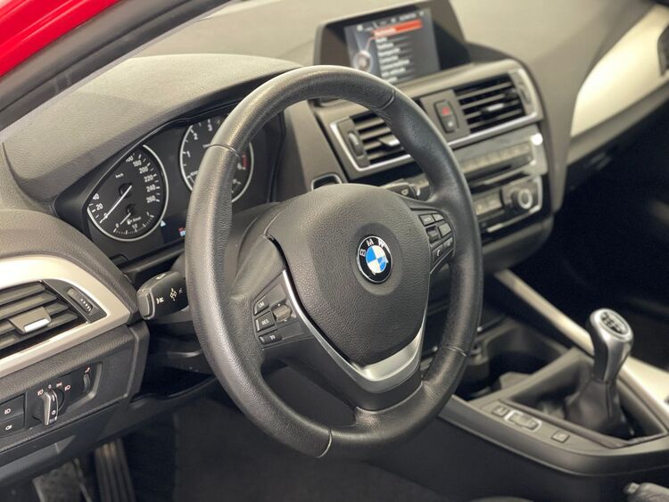 BMW Serie 1 116D foto 21