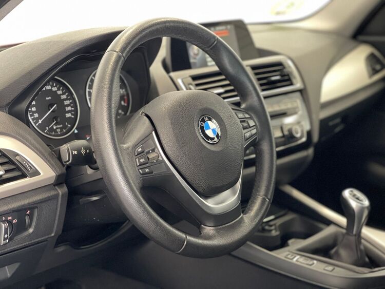 BMW Serie 1 116D foto 22