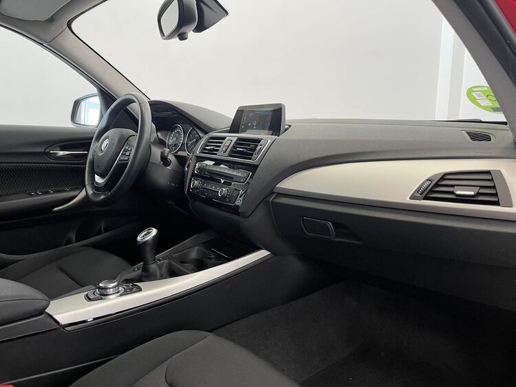 BMW Serie 1 116D foto 28