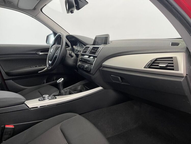 BMW Serie 1 116D foto 29
