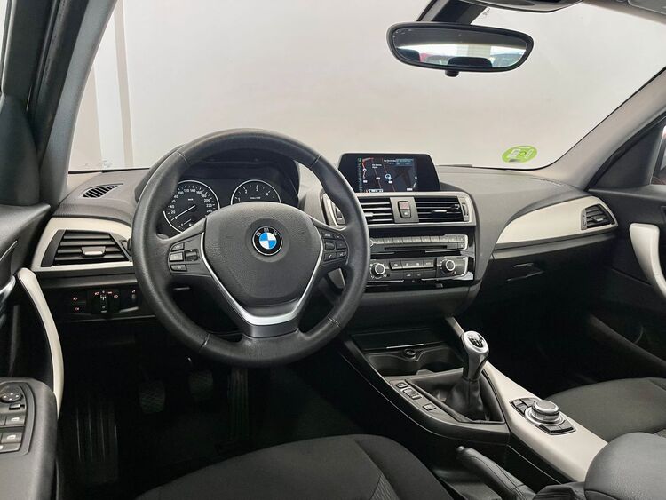 BMW Serie 1 116D foto 9