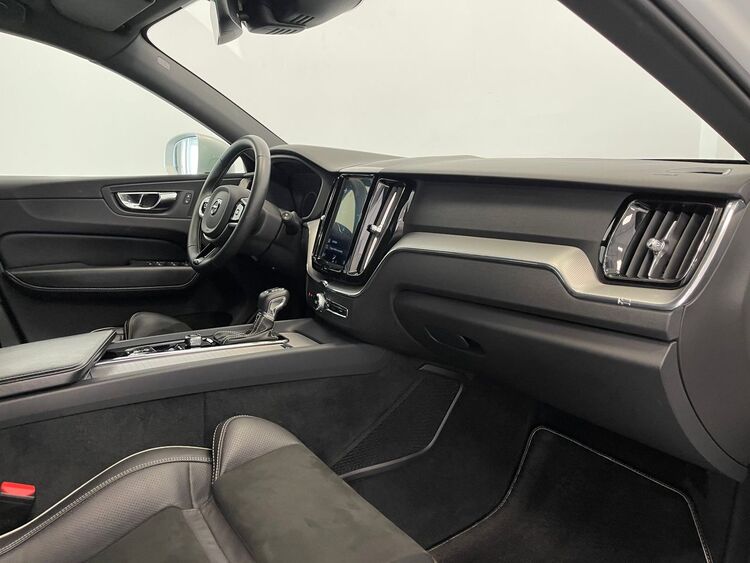 Volvo XC-60 R DESIGN foto 13