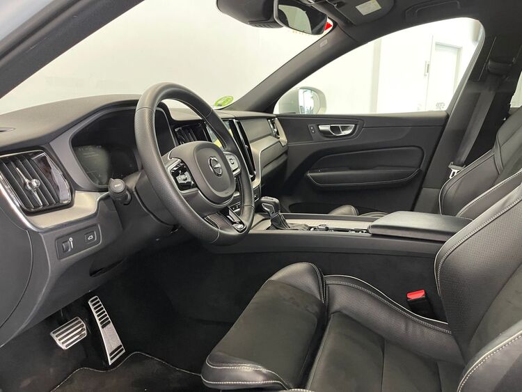 Volvo XC-60 R DESIGN foto 15