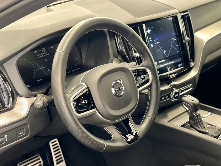 Volvo XC-60 R DESIGN foto 21