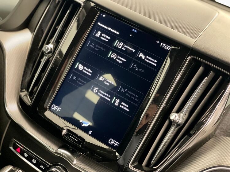 Volvo XC-60 R DESIGN foto 40