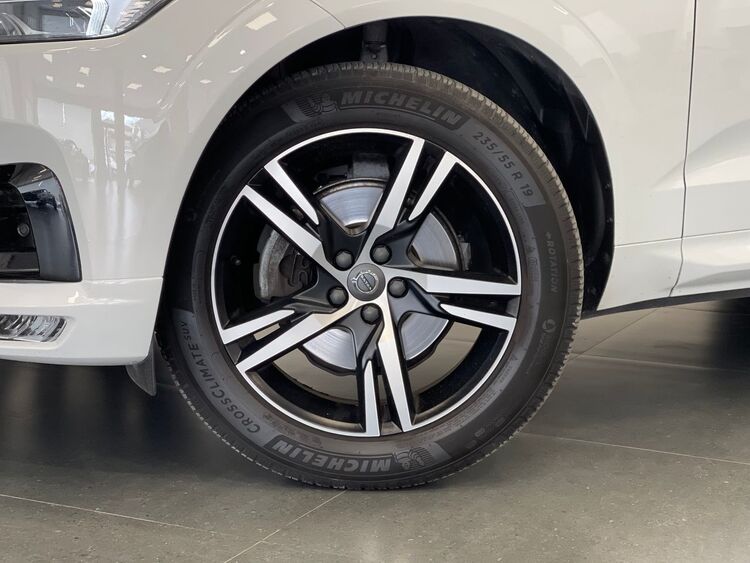 Volvo XC-60 R DESIGN foto 53