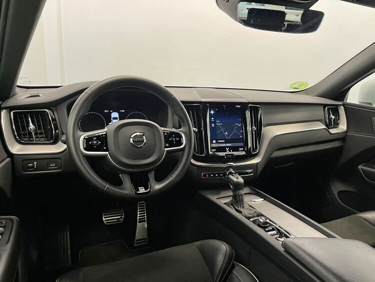 Volvo XC-60 R DESIGN foto 9