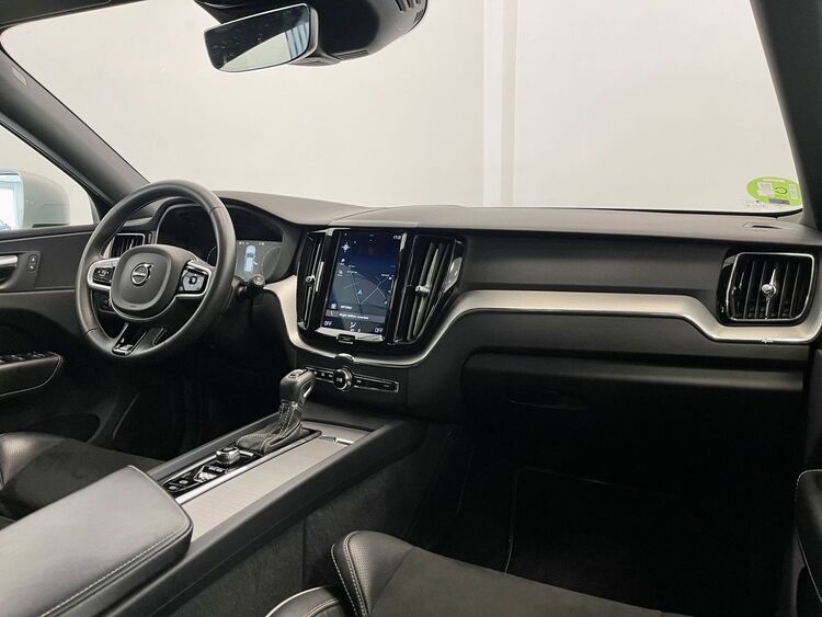 Volvo XC-60 R DESIGN foto 11