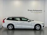 Volvo V60 MOMENTUM miniatura 3