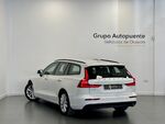 Volvo V60 MOMENTUM miniatura 5