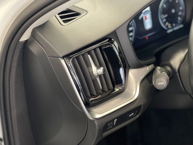 Volvo V60 MOMENTUM foto 19