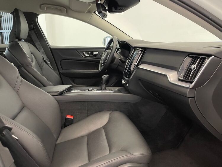 Volvo V60 MOMENTUM foto 35