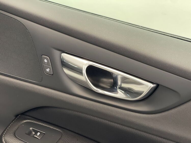 Volvo V60 MOMENTUM foto 36