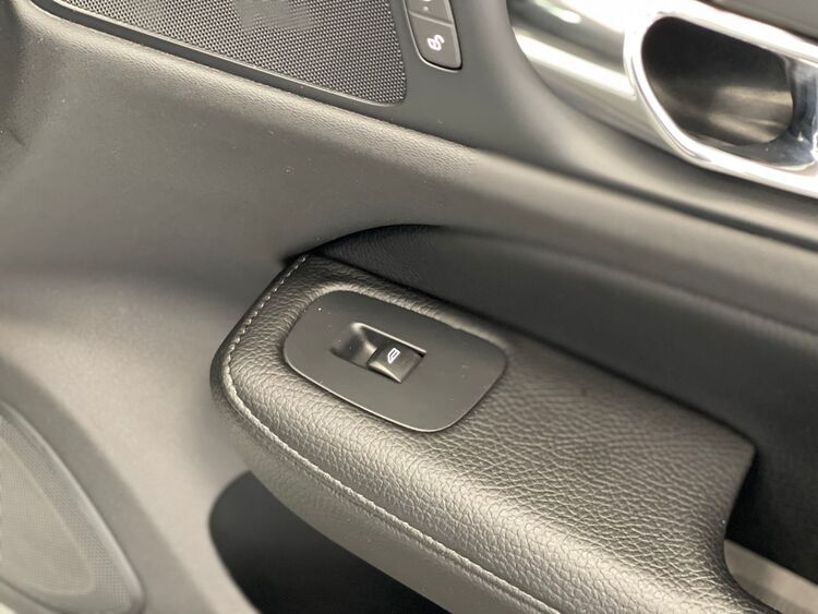 Volvo V60 MOMENTUM foto 37