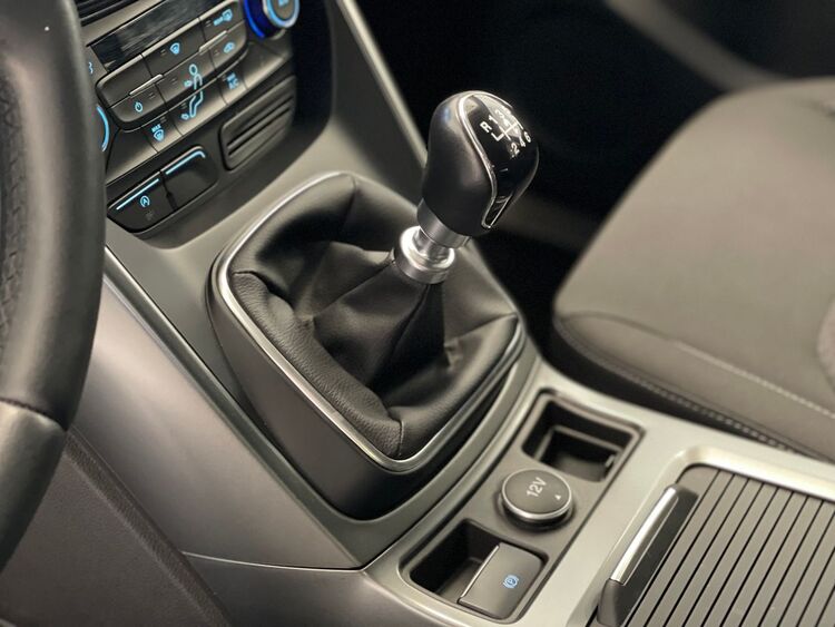 Ford Kuga Business foto 30