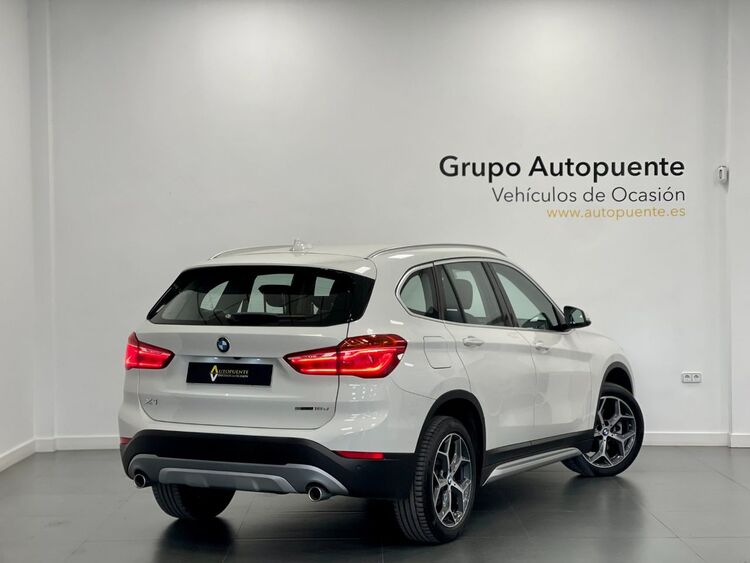 BMW X1 X LINE foto 4