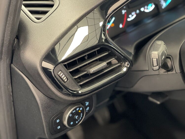 Ford Fiesta TREND foto 18