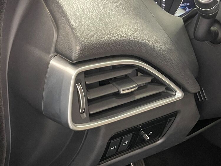 Jaguar XE PURE foto 20