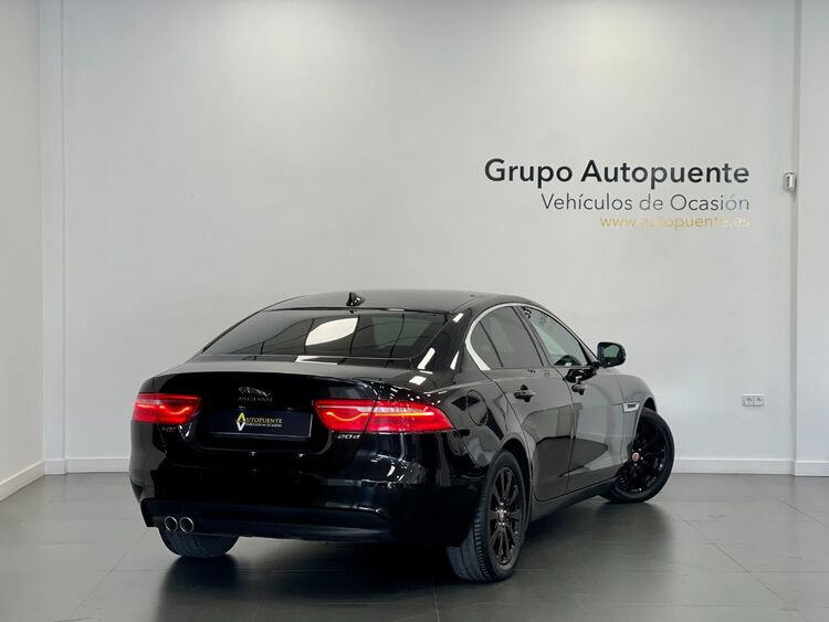 Jaguar XE PURE foto 4