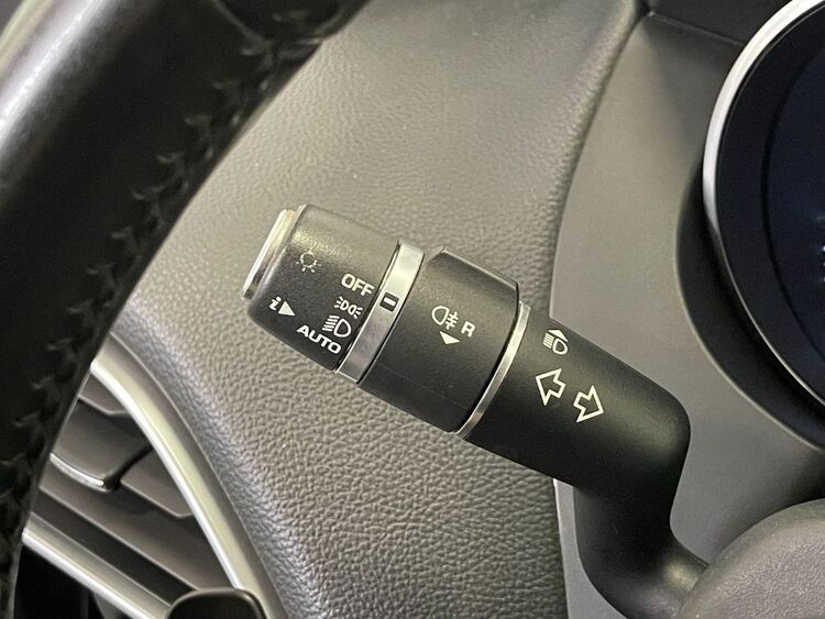 Jaguar XE PURE foto 24