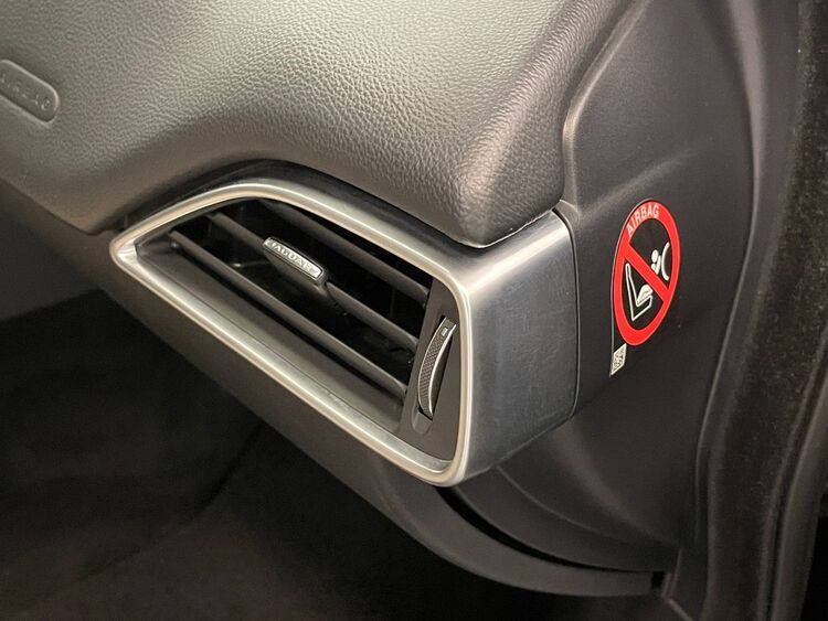 Jaguar XE PURE foto 33