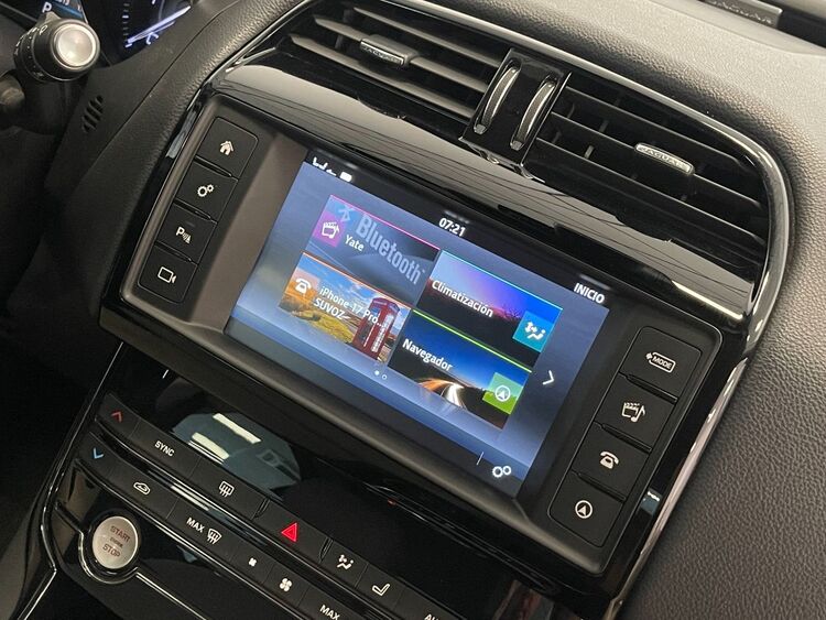 Jaguar XE PURE foto 36
