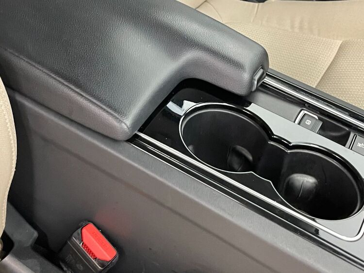 Jaguar XE PURE foto 42