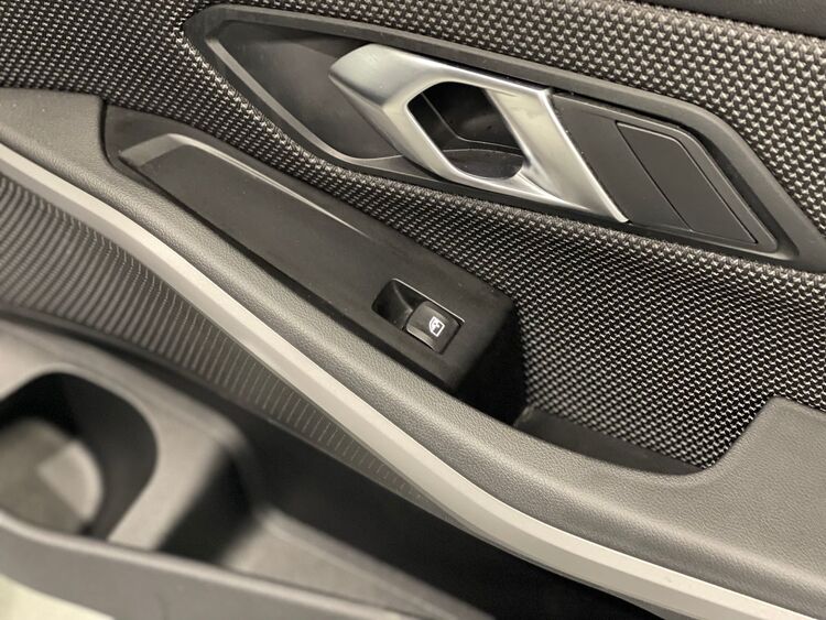 BMW Serie 3 Auto foto 28